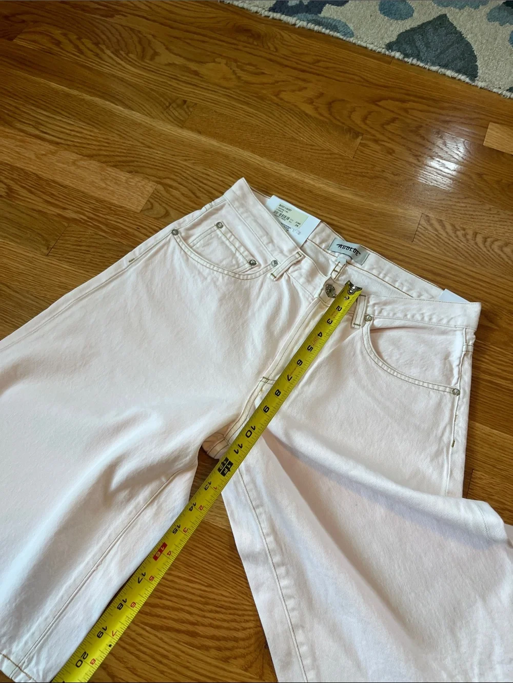 AGolde Baggy V-Short Size 26 NWT